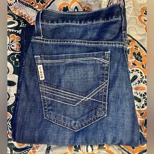 Pre-owned mens CINCH IAN jeans in good condition,dark wash,SIZE 34x34